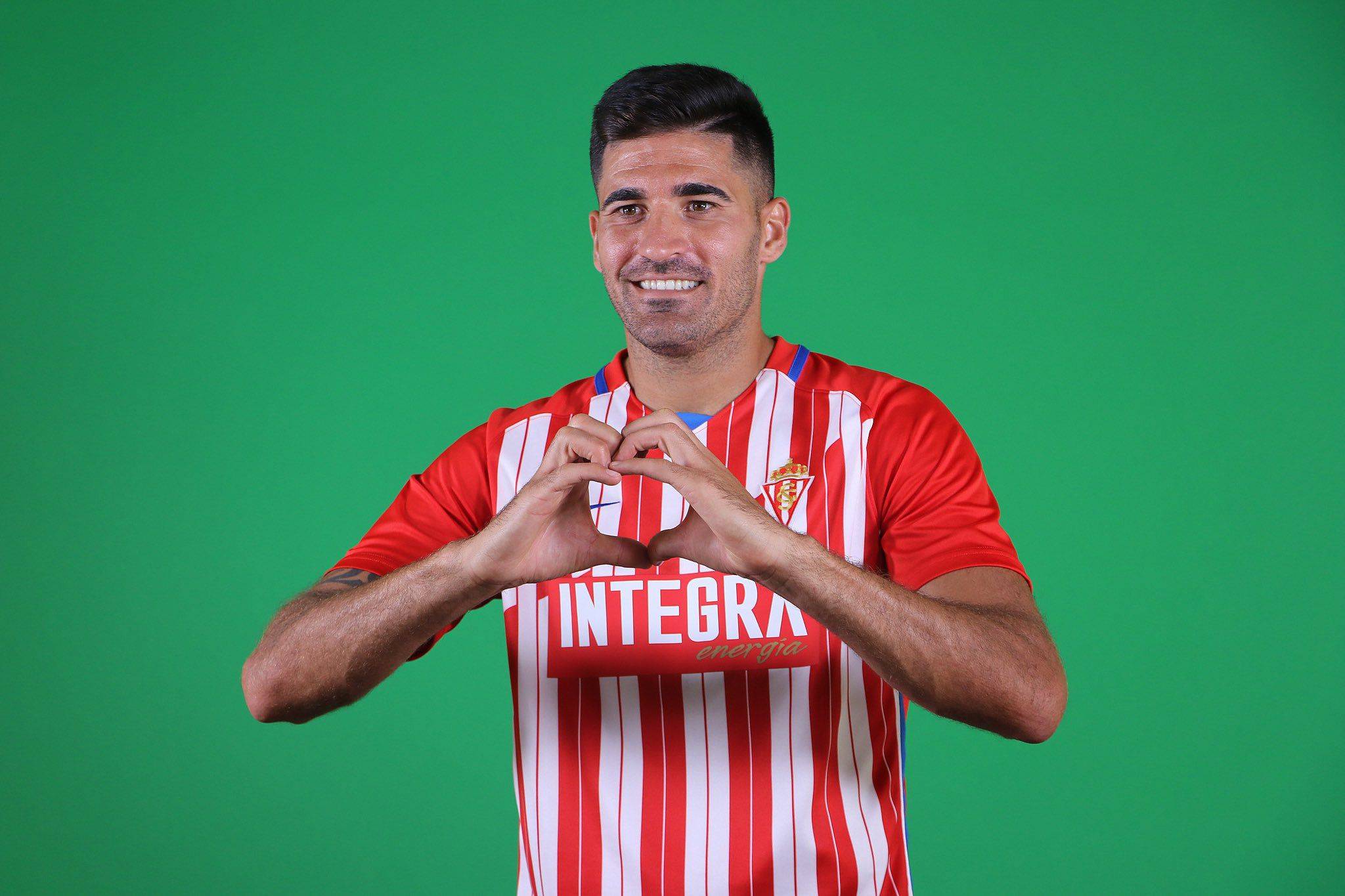 爱游戏网页版-恩菲尔德主帅强调团队配合，迎战欧洲劲旅