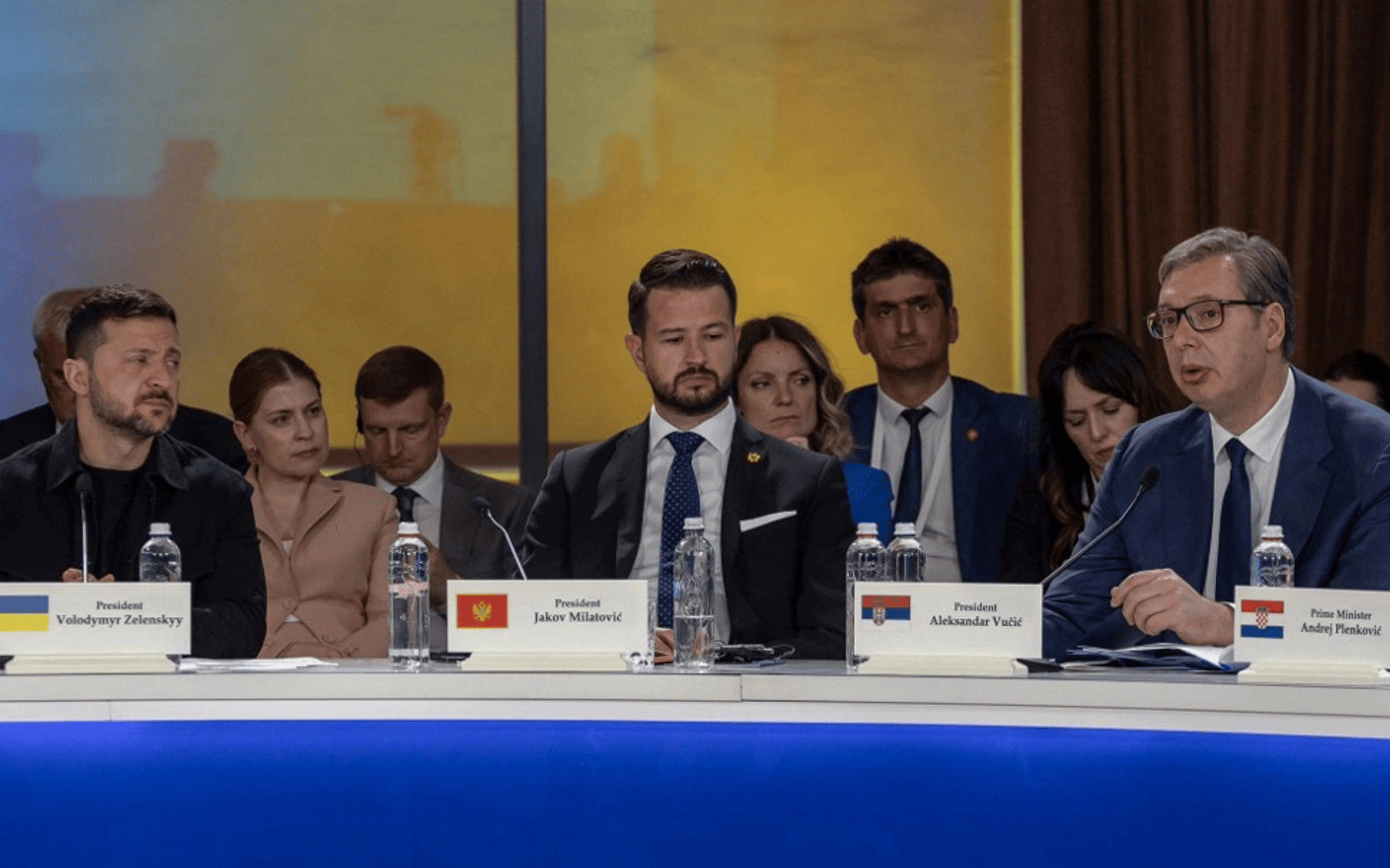 乌克兰逆转取胜，挺进下一轮