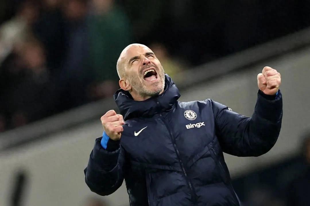 爱游戏入口-切尔西球迷高呼胜利！蓝军上演精彩比赛的简单介绍