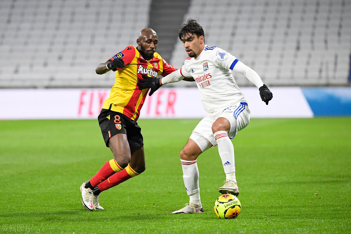 爱游戏官网-朗斯客场战胜里昂，豪取胜利