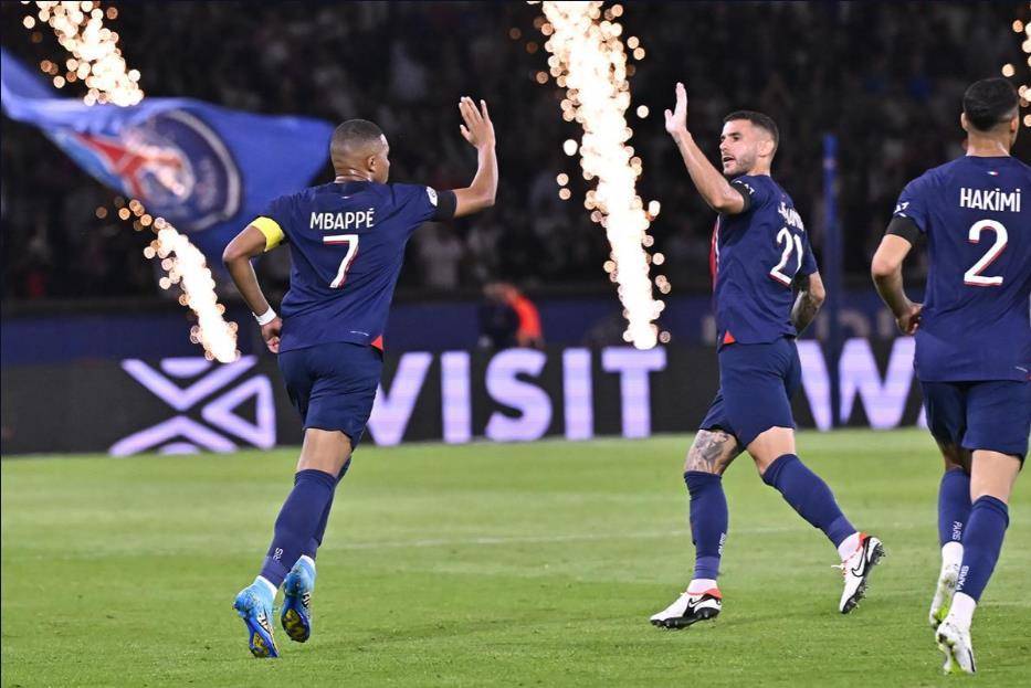 爱游戏网页版入口-巴黎圣日耳曼惨不忍睹！罗阿尼击败巴黎后赛道一片春风！的简单介绍