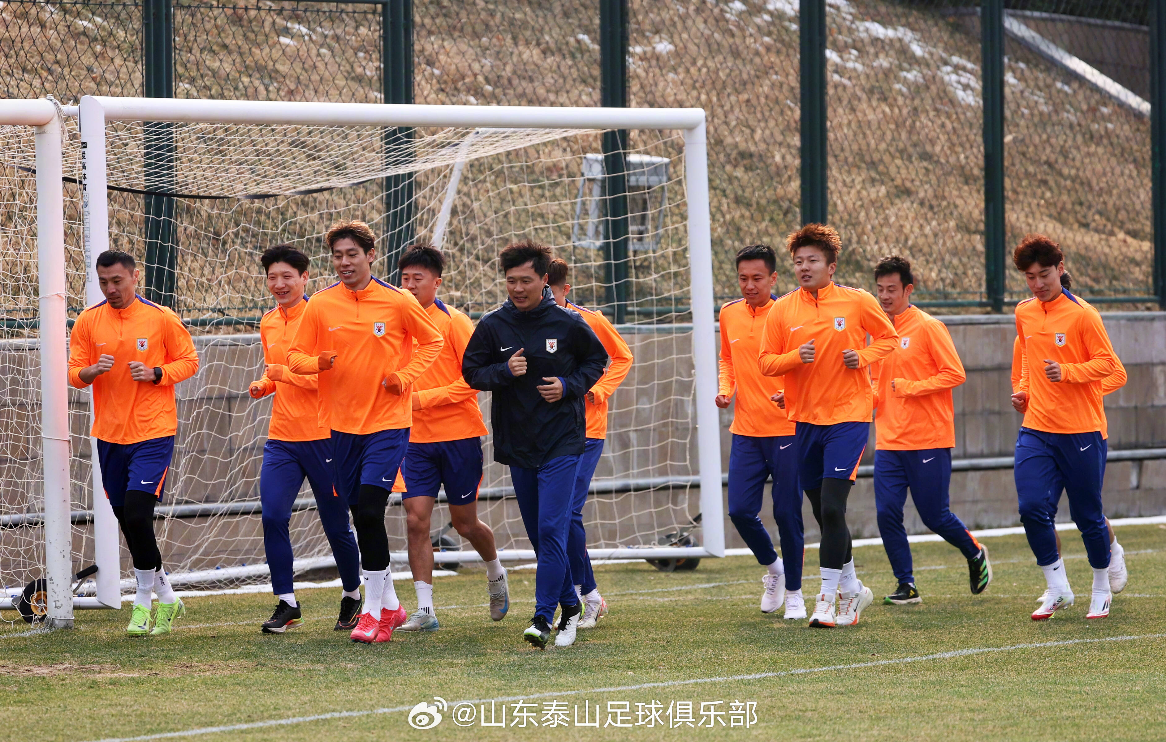 中超球队集结备战,力争夺回冠军头衔的简单介绍 中超球队集结备战,力争夺回冠军头衔的简单介绍