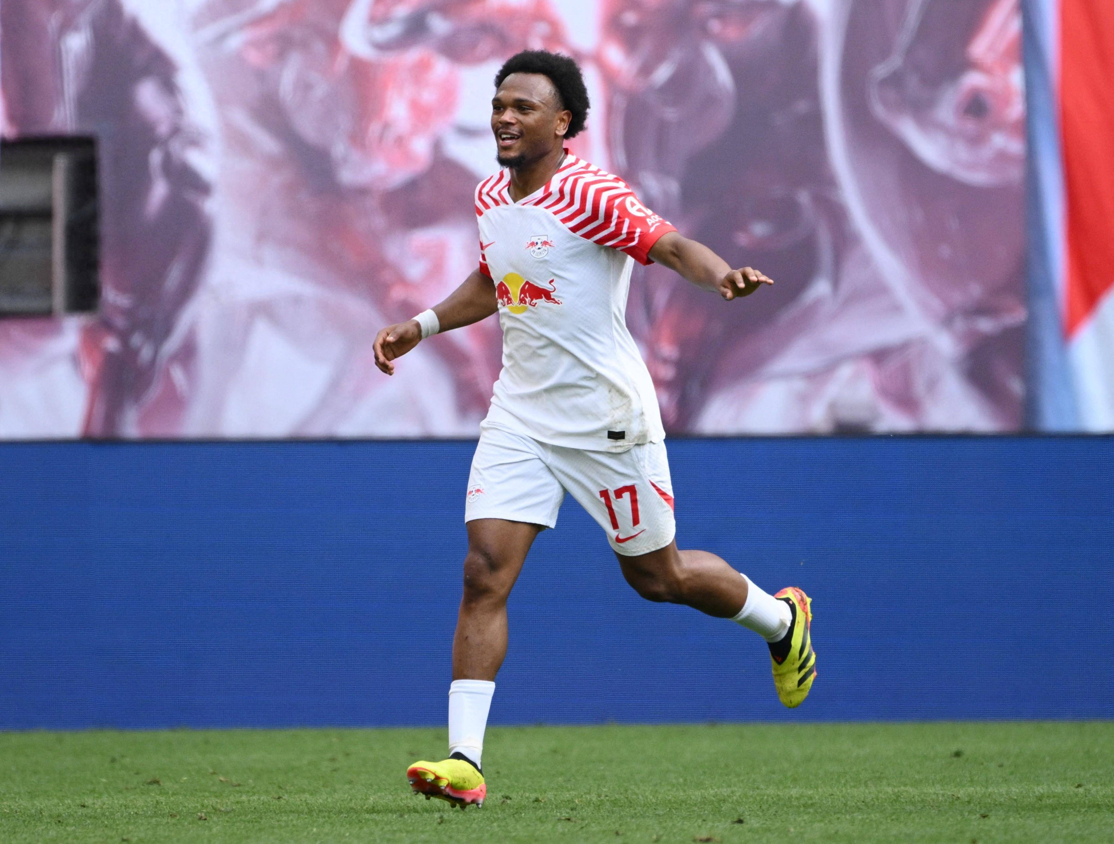 爱游戏网页版-利物浦冲击德甲联赛前四，竞争激烈