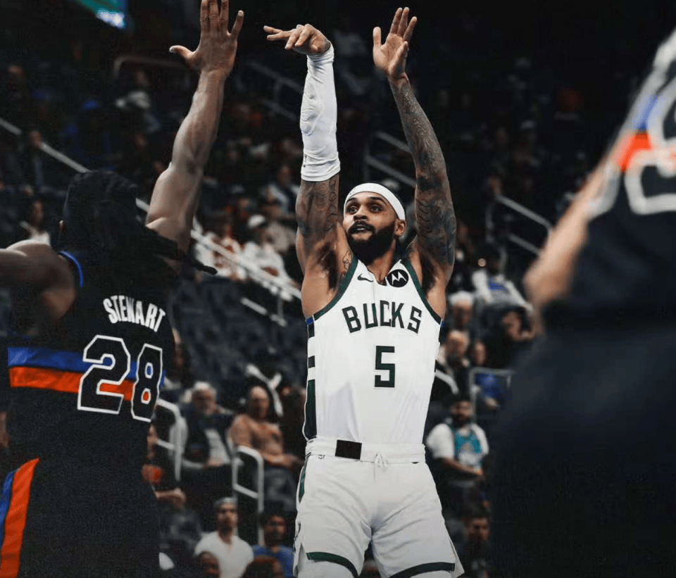 爱游戏官网-包含雄鹿大胜热火，继续豪取七连胜的词条