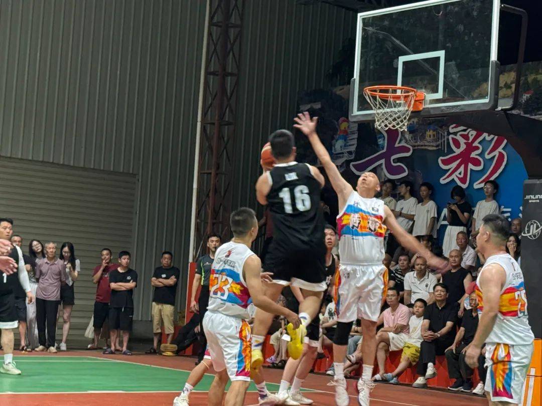 今晚将举行一场紧张刺激的篮球赛 今晚将举行一场紧张刺激的篮球赛