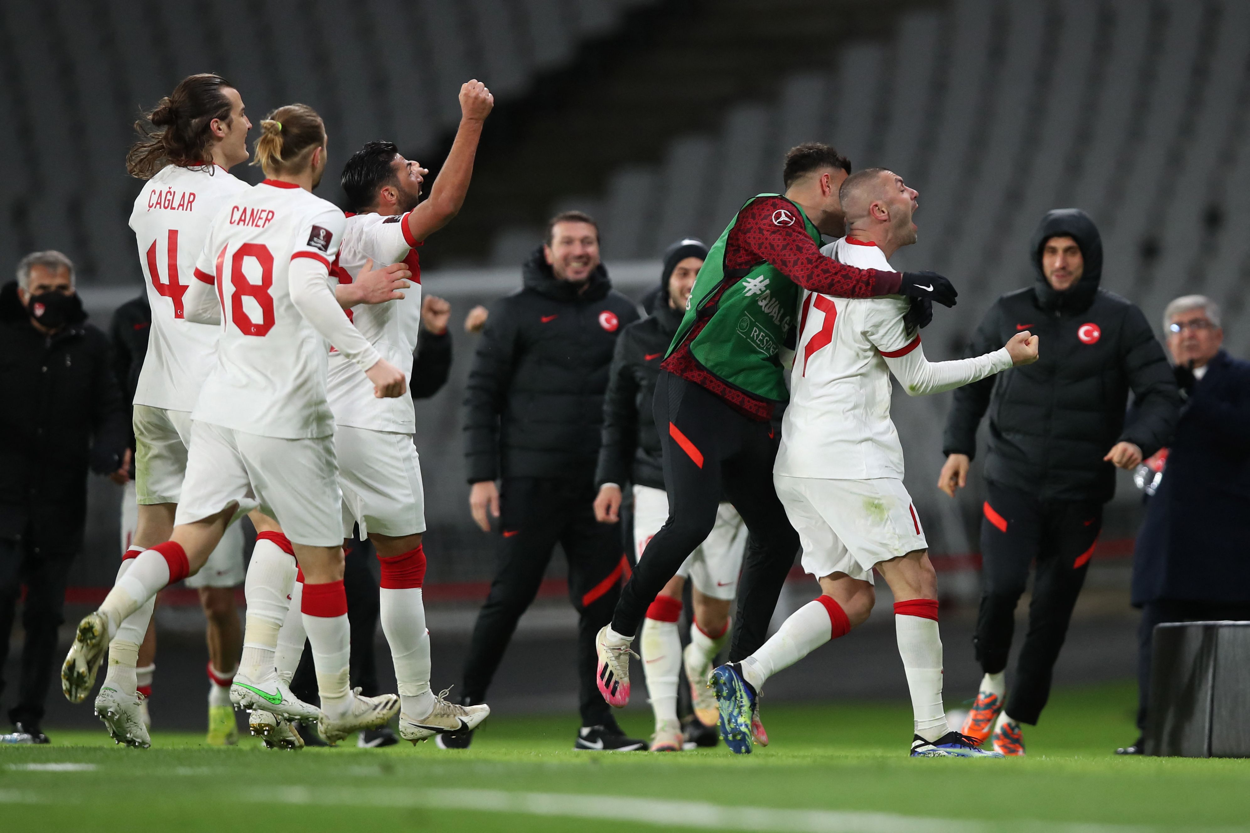 荷兰不敌乌克兰,欧预赛前景毫无希望 荷兰不敌乌克兰,欧预赛前景毫无希望