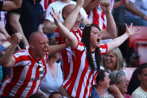 法兰克福队球员选址转投英超，引发球迷热议