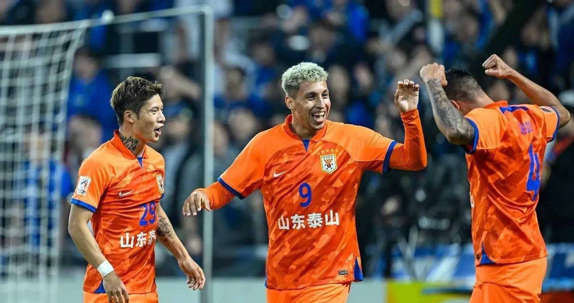 爱游戏官网-山东鲁能阻止对手逆转，晋级亚冠四强