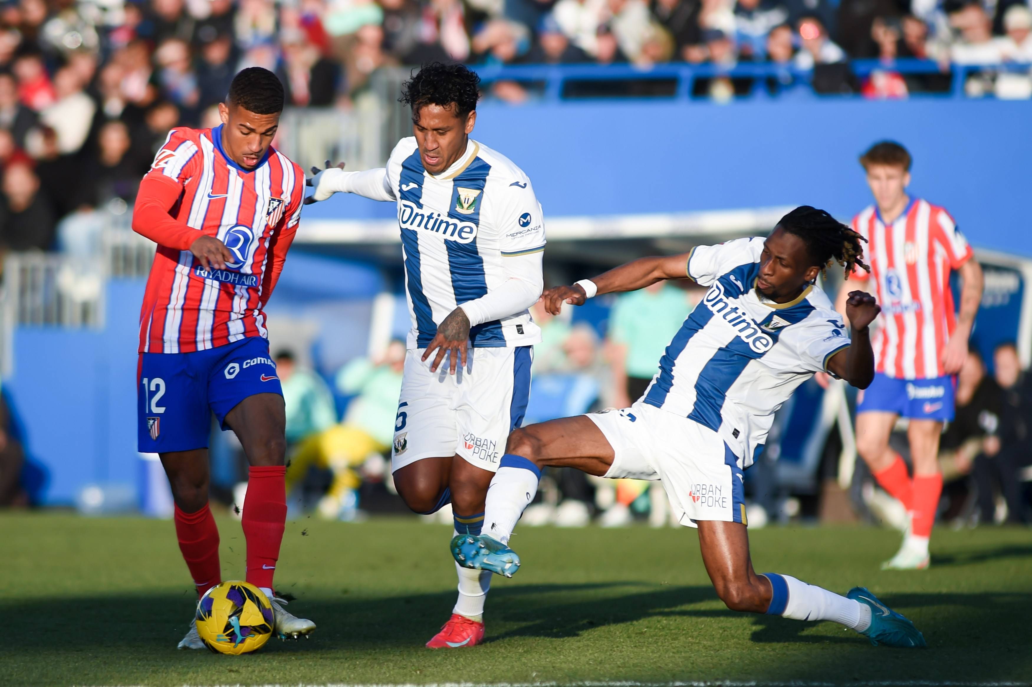 巴萨大胜,半决赛唾手可得 巴萨大胜,半决赛唾手可得