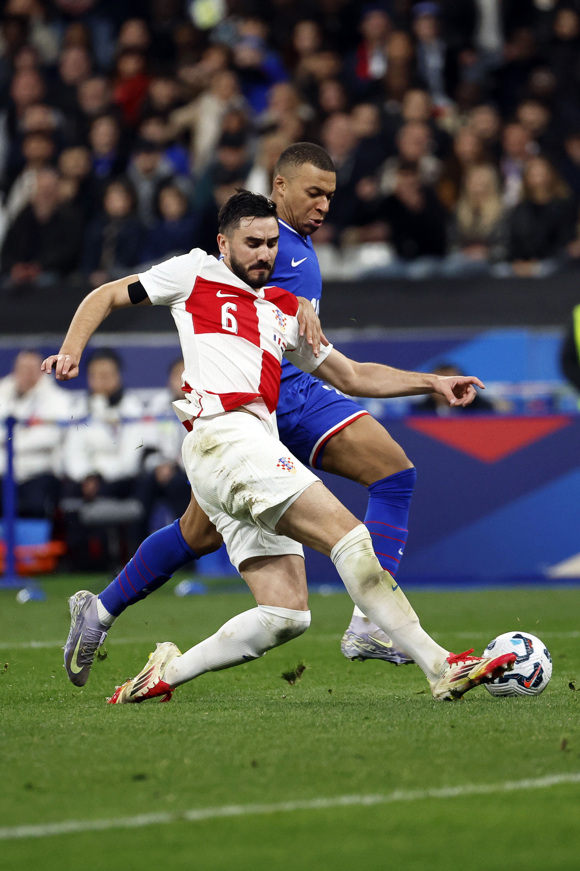 备战欧国联比赛:球队训练备战正酣 备战欧国联比赛:球队训练备战正酣