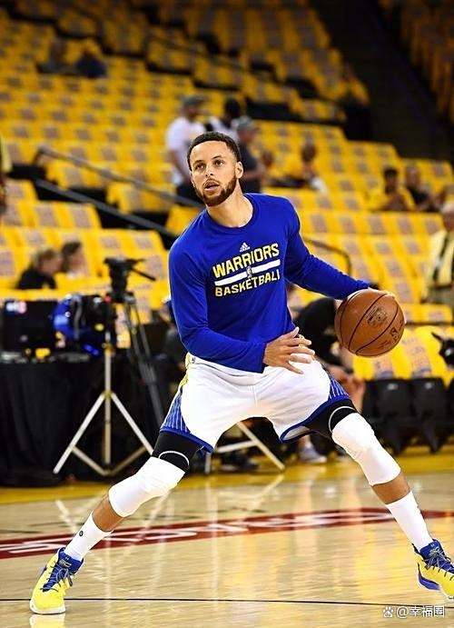 勇士客场大胜爵士领先西部 勇士客场大胜爵士领先西部