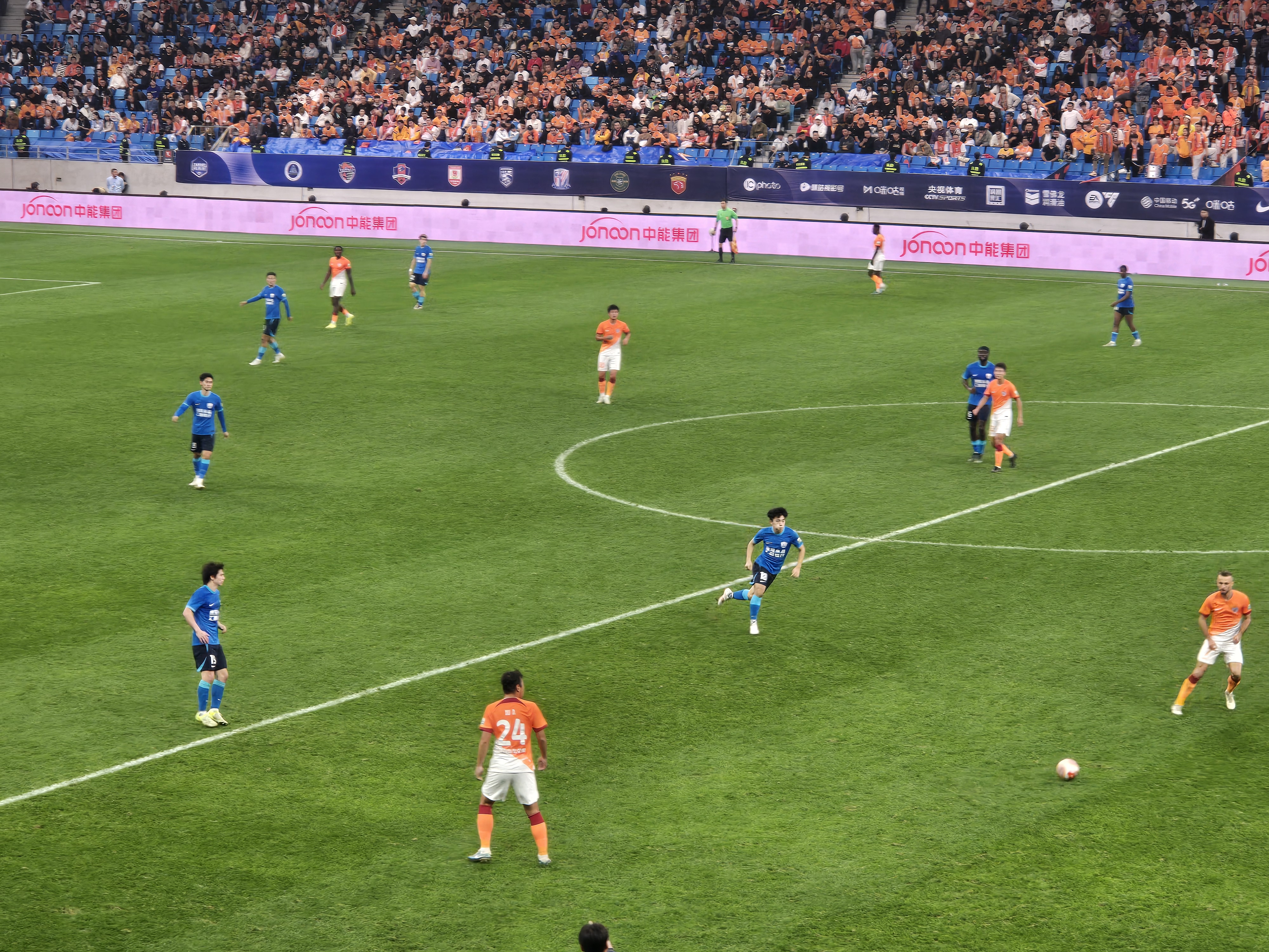 爱游戏在线登录-关于青岛队在激烈对决中力克对手，雄气十足的信息