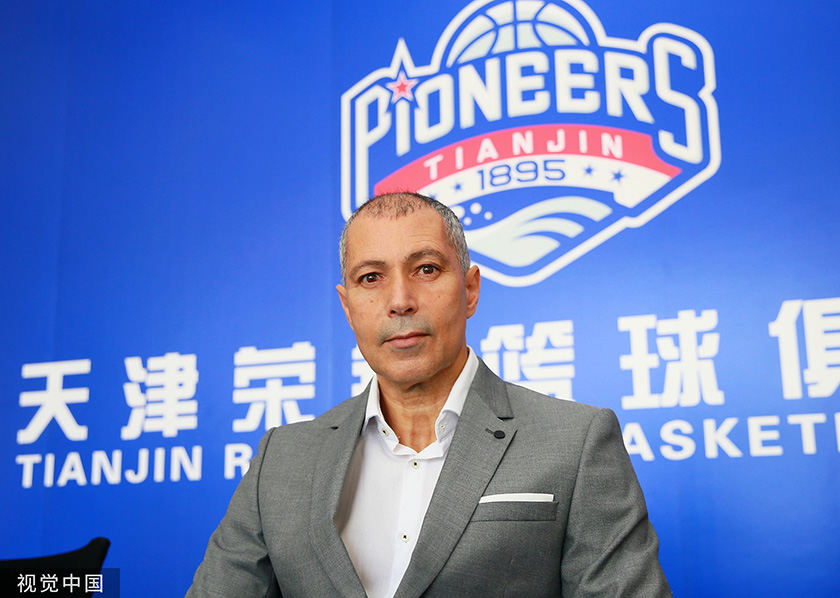 鹈鹕队主教练推崇球队士气，力争冲击季后赛的简单介绍