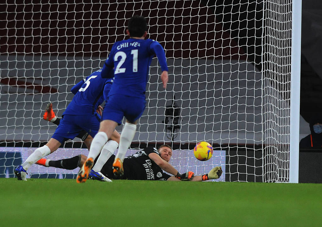 爱游戏体育网站-江苏队主场失利，球员缺乏跑动和配合，值得反思